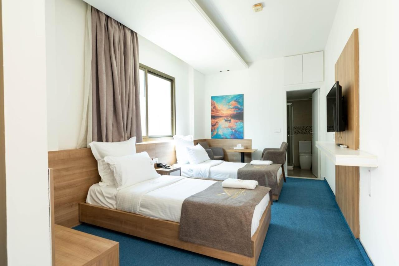 Mateus Hotel & Pool Джуния Екстериор снимка