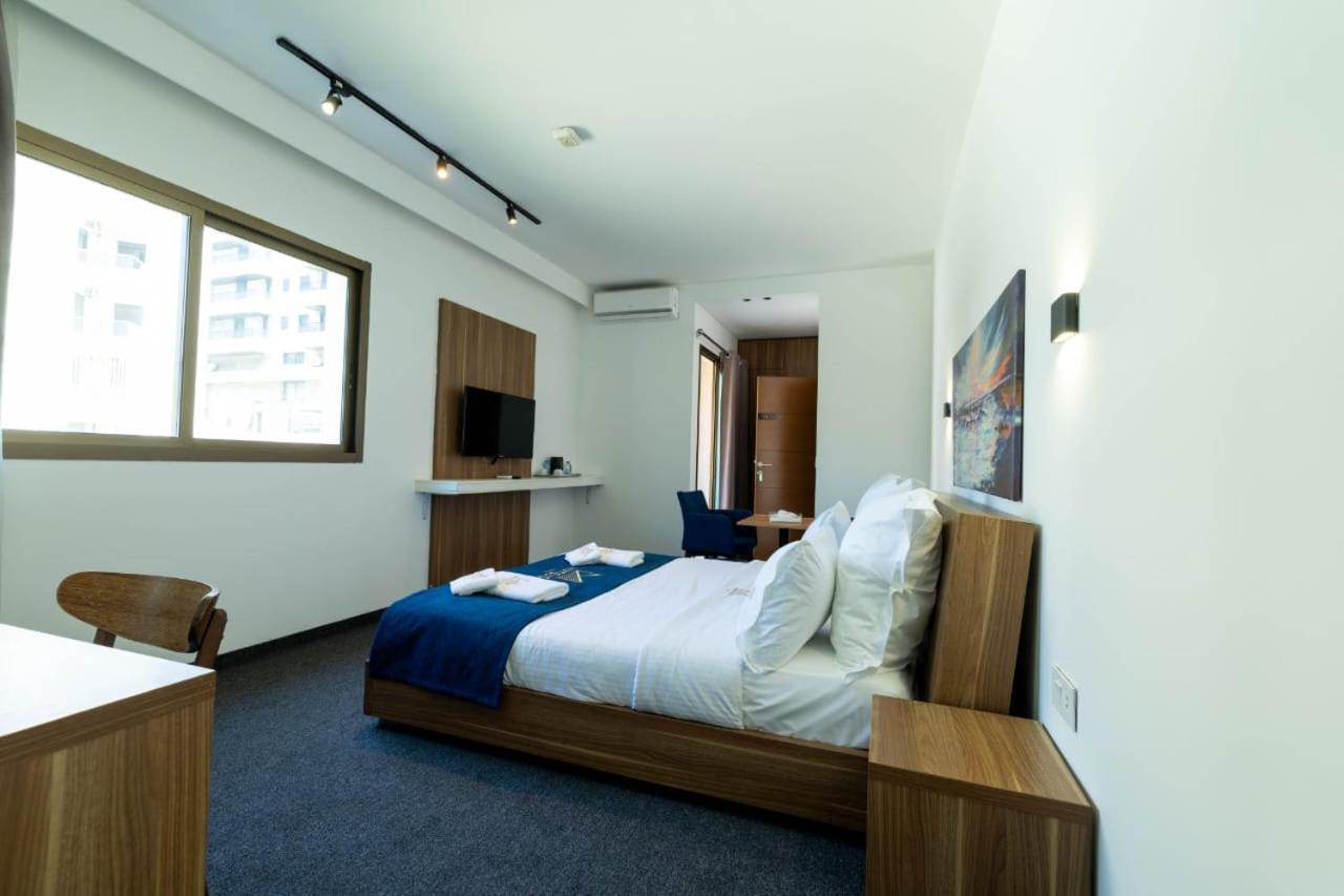 Mateus Hotel & Pool Джуния Екстериор снимка